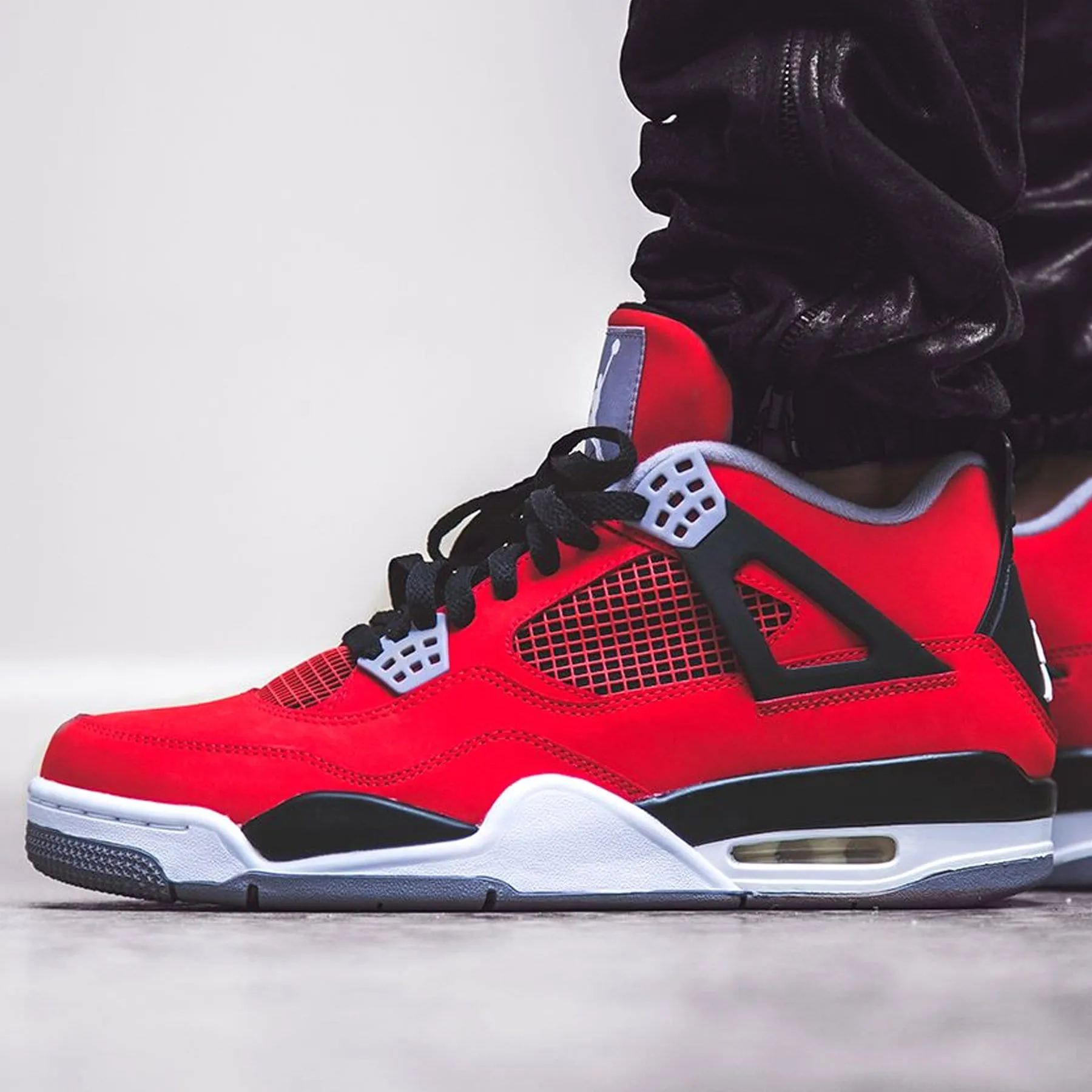 Air Jordan 4 Retro 'Toro Bravo'