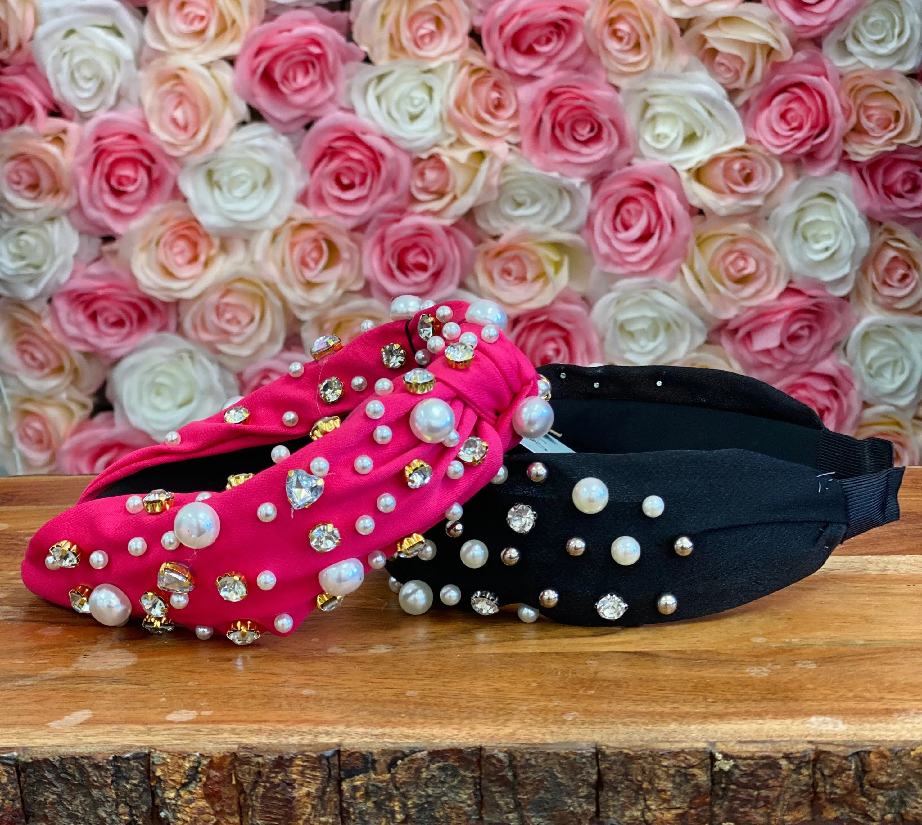 BLACK KNOT HEADBAND WITH PEARLS AND SILVER DETAILING