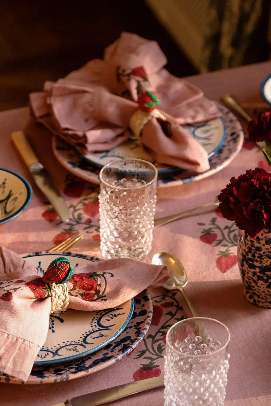 FRAISES DES BOIS TABLECLOTH