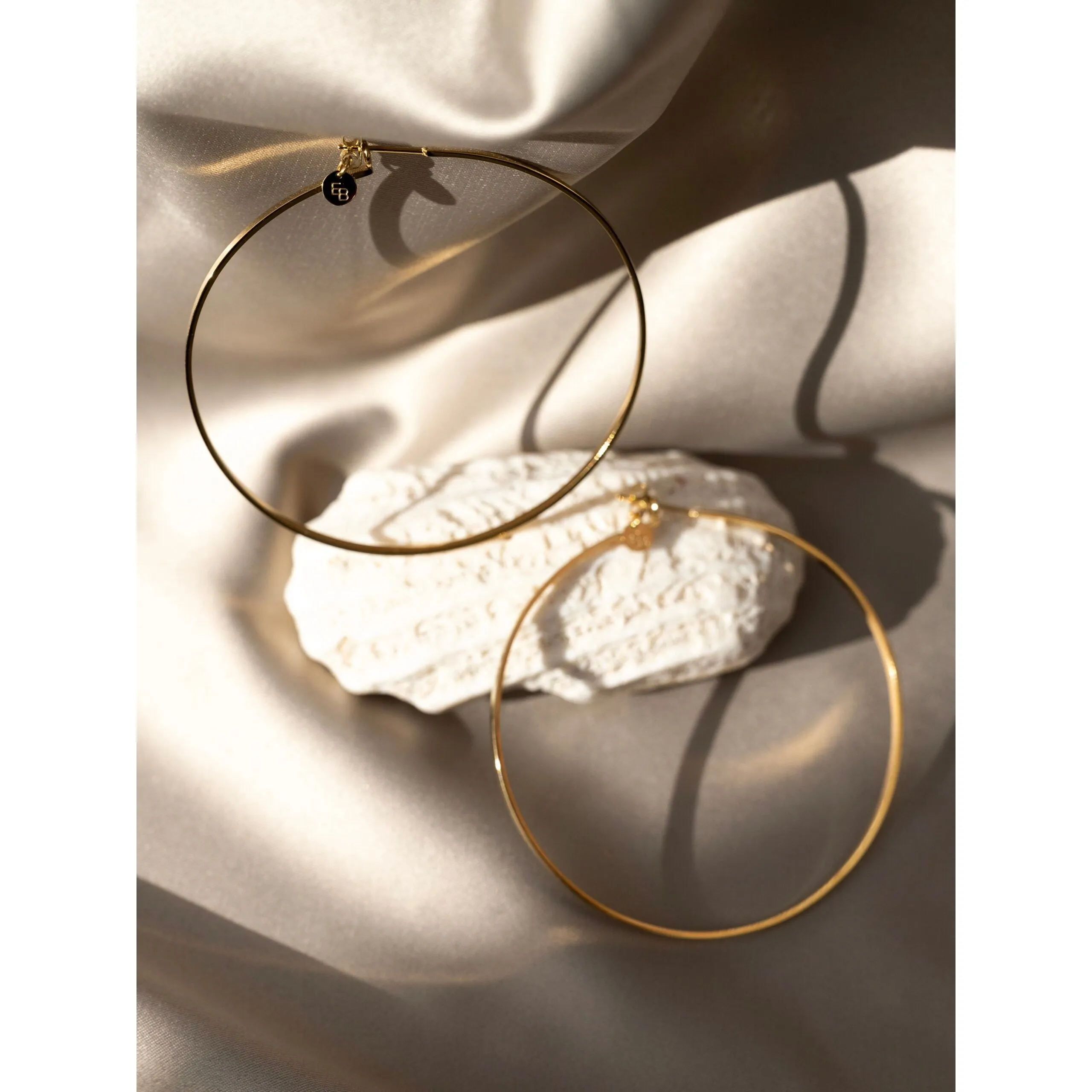 GOLD-PLATED FINE HOOPS