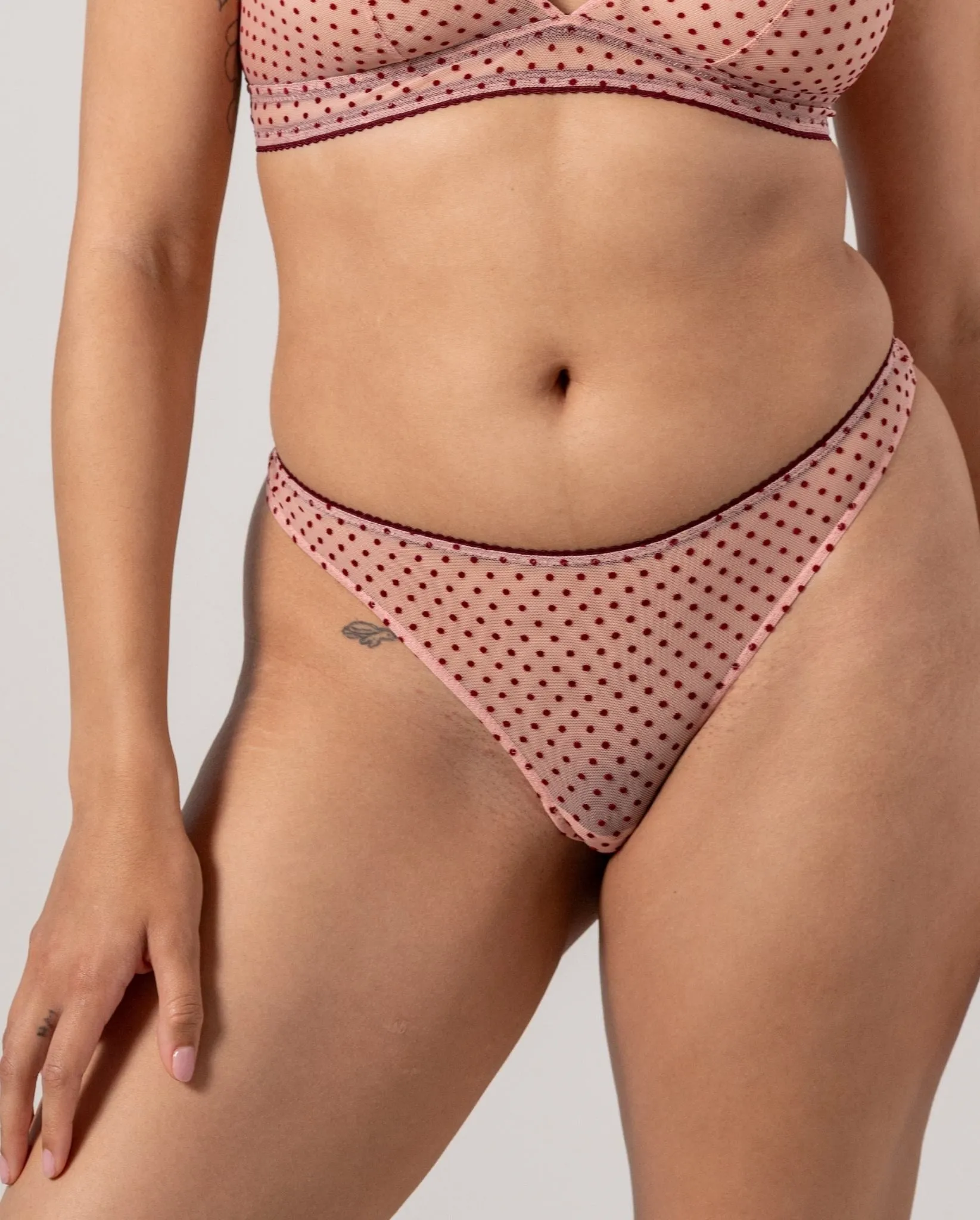 Mesh Thong Pale Pink/Burgundy