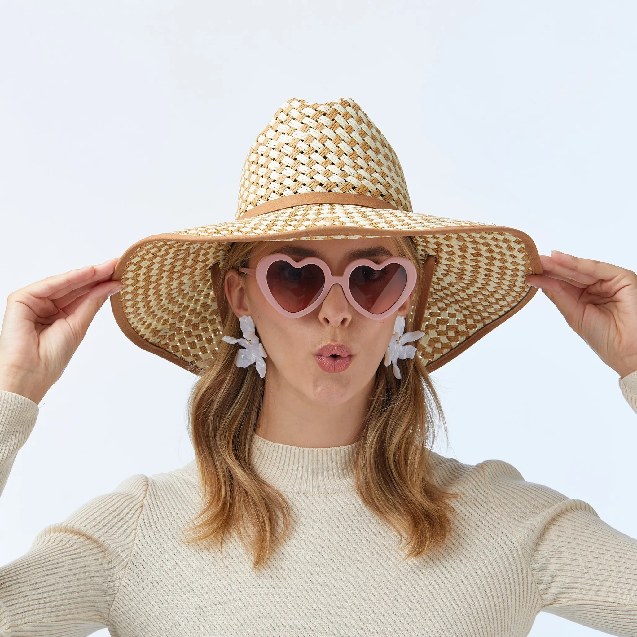 NATURAL STRAW CHECKERED HAT